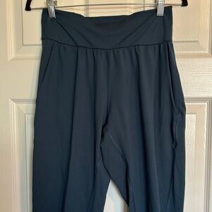 Under Armour women’s blue high waist jogger sweatpants size small